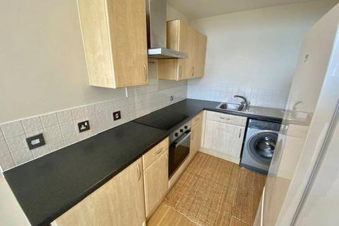 2 bedroom flat to rent, The Edge, Moseley Road, Moseley B13 9BL