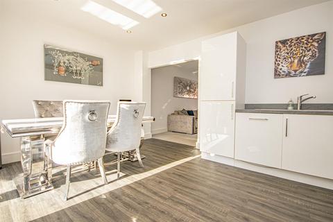 87 Ivinson Way, Bramshall, Uttoxeter, ST14 5EQ