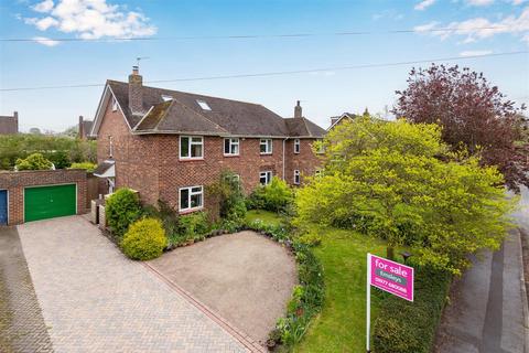 4 bedroom semi-detached house for sale, Little Ings Close, Tadcaster LS24