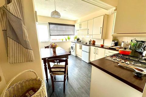 38a Cliff Road, Hornsea, HU18 1LN