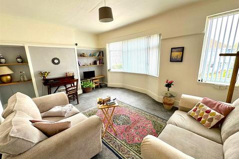 38a Cliff Road, Hornsea, HU18 1LN