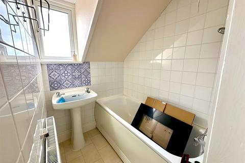 38a Cliff Road, Hornsea, HU18 1LN