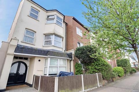 3 bedroom flat for sale, London Road, Leigh-On-Sea SS9