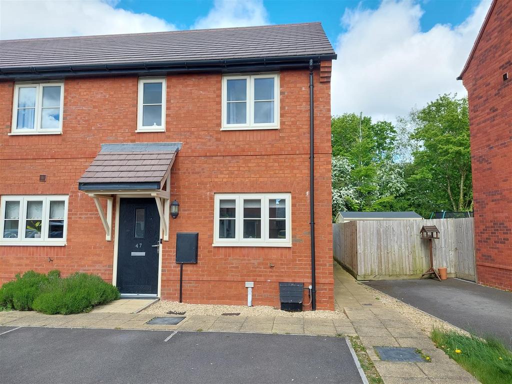 Bluebell Road, Tewkesbury GL20 2 bed semidetached house for sale £