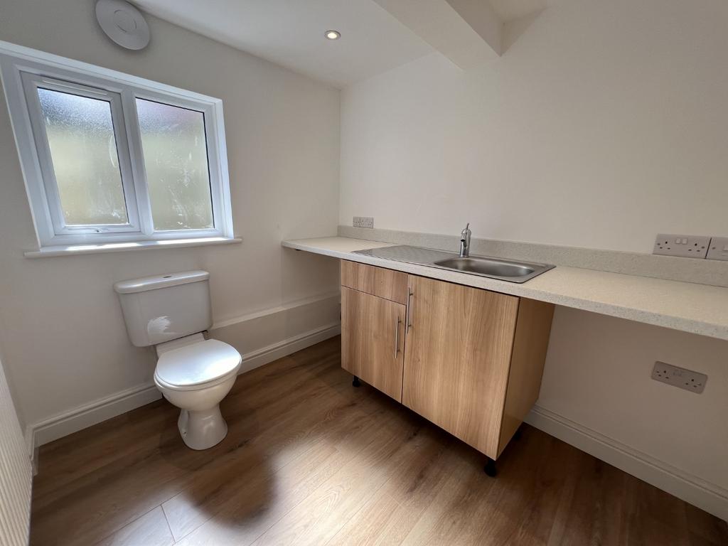 Utility Room/Downstairs w.c.