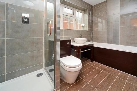 122 Ruden Way, Epsom, KT17 3LP