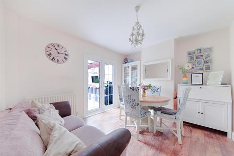 56 Dorking Road, Epsom, KT18 7NL