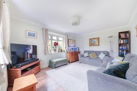 56 Dorking Road, Epsom, KT18 7NL