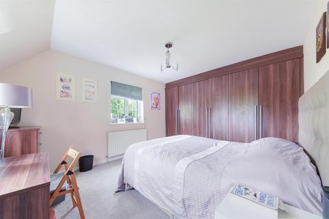 56 Dorking Road, Epsom, KT18 7NL