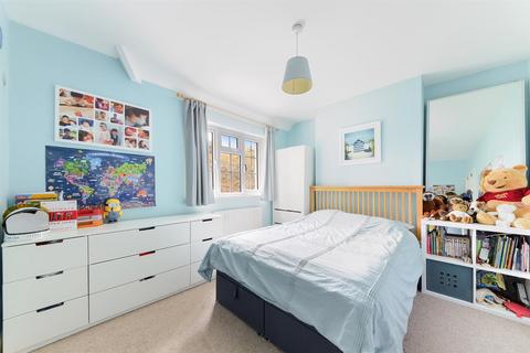 56 Dorking Road, Epsom, KT18 7NL