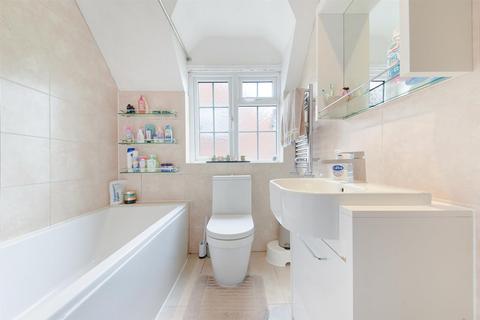 56 Dorking Road, Epsom, KT18 7NL