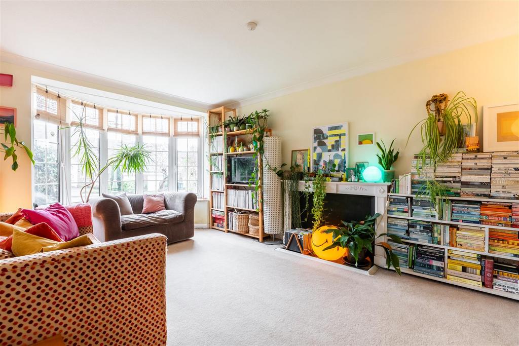 The Martlet, Hove 4 bed semidetached house for sale £800,000