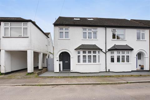 27 Springfield, Bushey Heath, Bushey, WD23 1GL