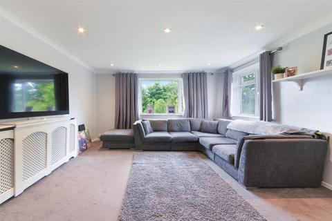 2 bedroom maisonette for sale, Garratts Lane, Banstead
