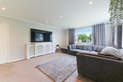 2 bedroom maisonette for sale, Garratts Lane, Banstead