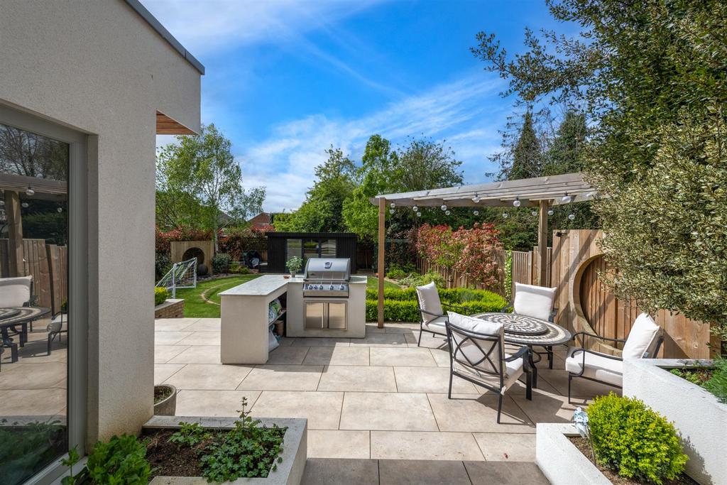 Outdoor Kitchen Area