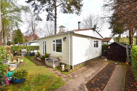 1 bedroom mobile home for sale, Green Glades, Grange Estate, Church Crookham GU52