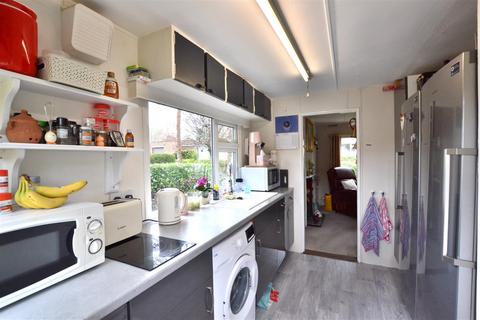 1 bedroom mobile home for sale, Green Glades, Grange Estate, Church Crookham GU52