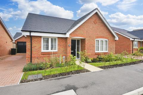 2 bedroom detached bungalow for sale, Cornflower Drive, Cholsey OX10