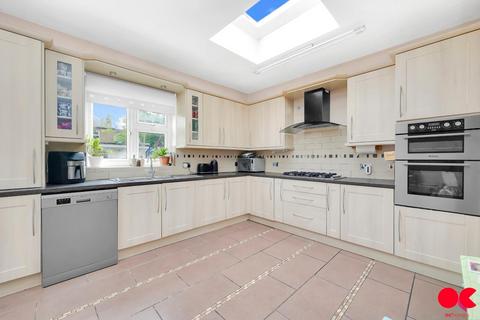4 bedroom terraced house for sale, Castleton Road, Goodmayes IG3