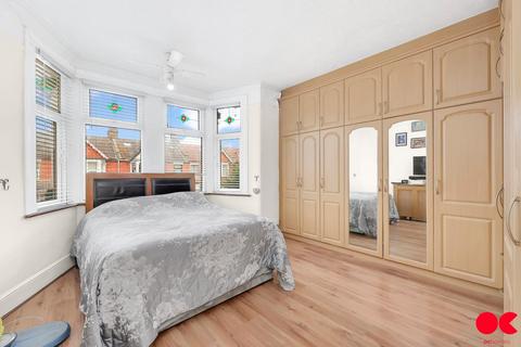 16 Castleton Road, Ilford, IG3 9QR