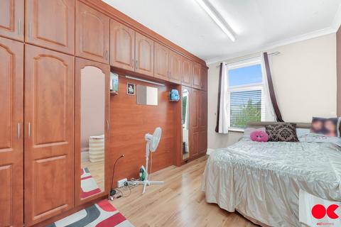 16 Castleton Road, Ilford, IG3 9QR