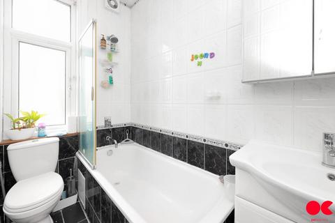 16 Castleton Road, Ilford, IG3 9QR
