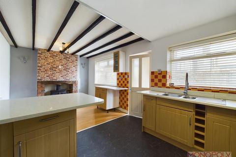 13 Gerddi, Rhosllanerchrugog, Wrexham, LL14 1BS