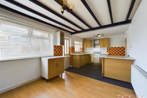 13 Gerddi, Rhosllanerchrugog, Wrexham, LL14 1BS