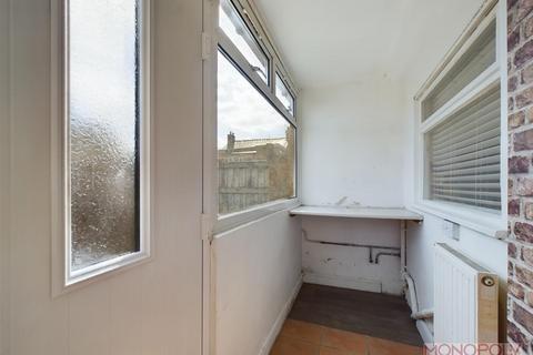 13 Gerddi, Rhosllanerchrugog, Wrexham, LL14 1BS