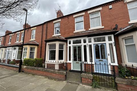 4 bedroom terraced house to rent, Kenilworth Road, Whitley Bay