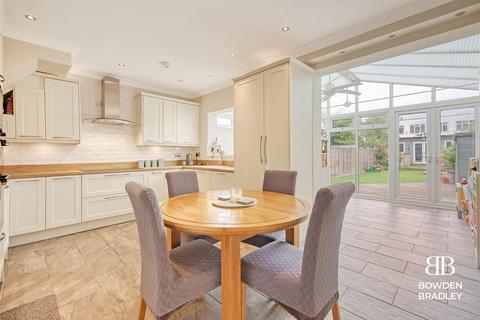 27 Chestnut Grove, Ilford, IG6 3AS