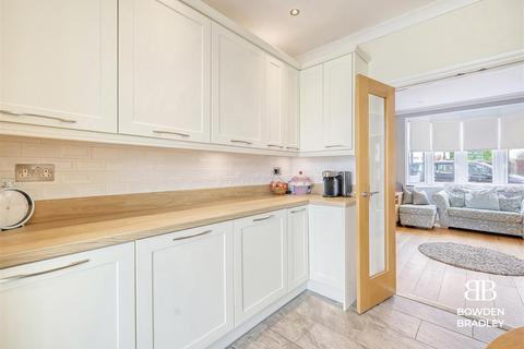 27 Chestnut Grove, Ilford, IG6 3AS
