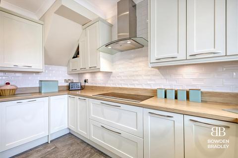 27 Chestnut Grove, Ilford, IG6 3AS