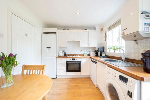 2 bedroom end of terrace house for sale, Mays Close, Weybridge, KT13