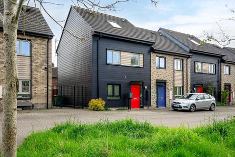 3 bedroom townhouse for sale, Archer Close, York