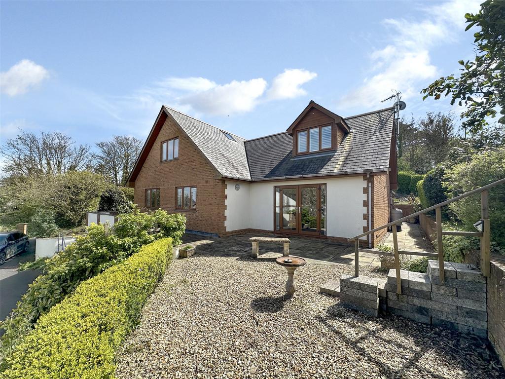 Hilltop Road, Bideford, Devon, EX39 4 bed detached house for sale £