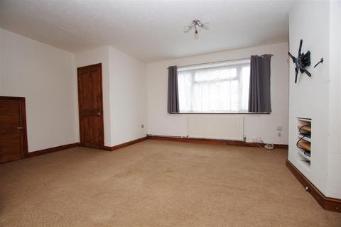 3 bedroom semi-detached house to rent, Ripon Way, Swindon SN3