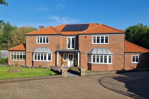 4 bedroom detached house for sale, Goldenfields, High Street, Scalby, Scarborough