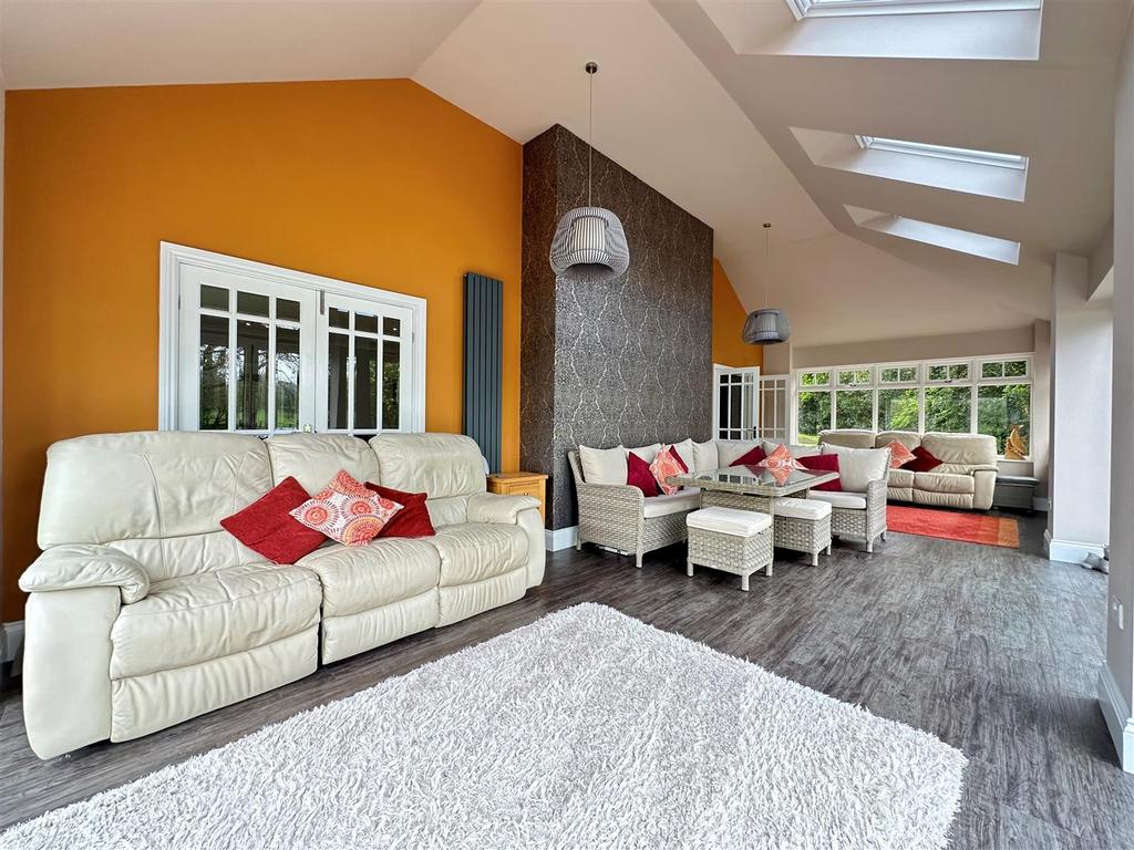 Sun room 2.jpg