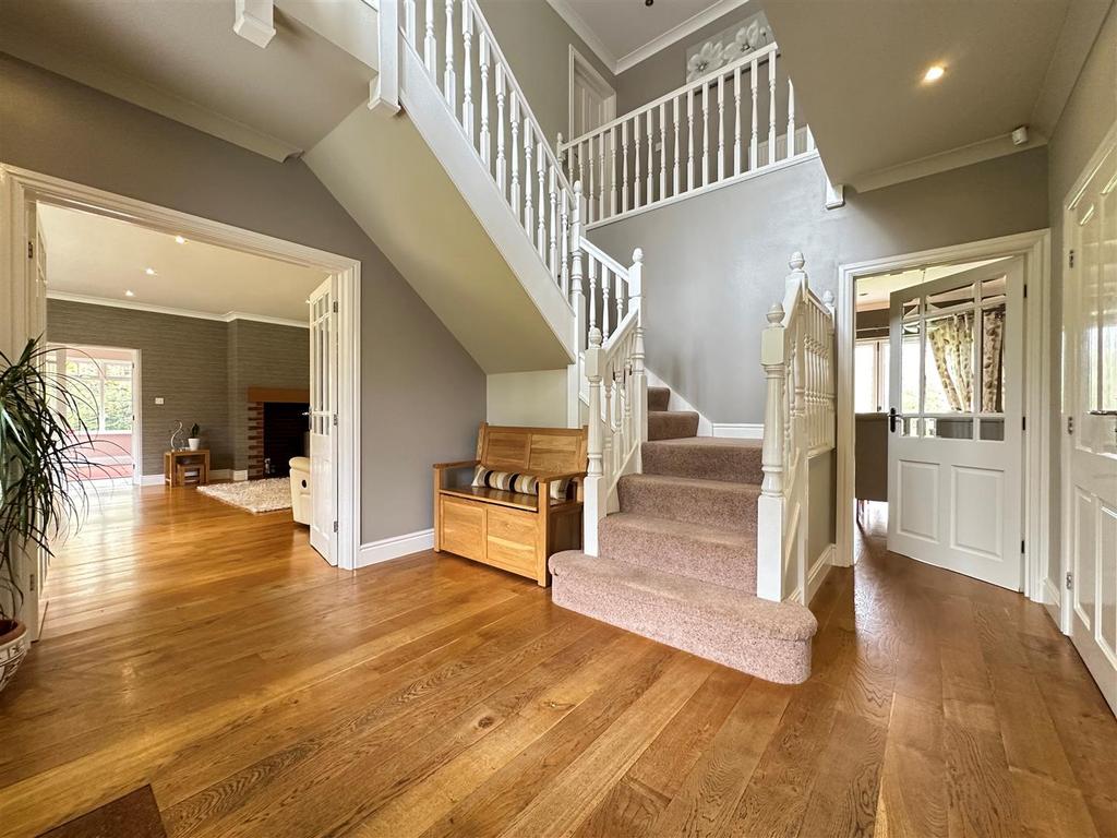Entrance hall.jpg