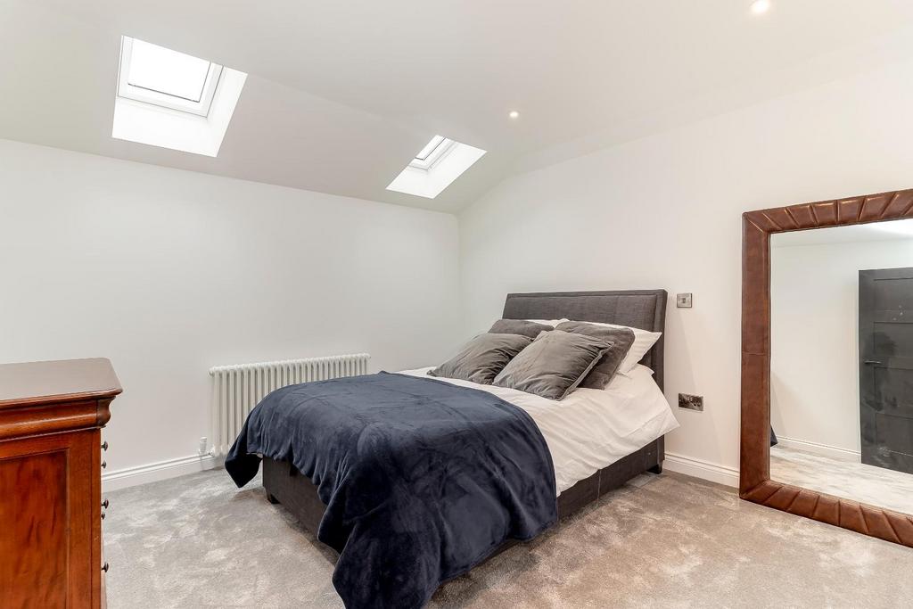 Bedroom 4 - B.jpg
