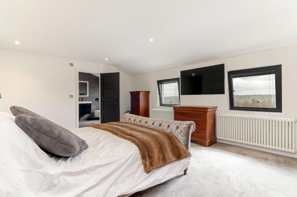 Master Bedroom - B.jpg
