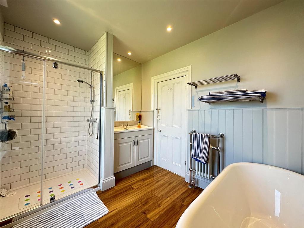 Bath 2.jpg