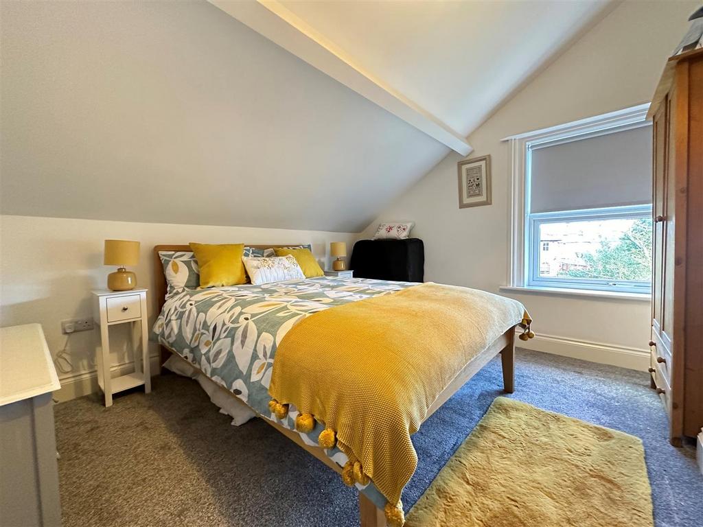 Bed 3.jpg