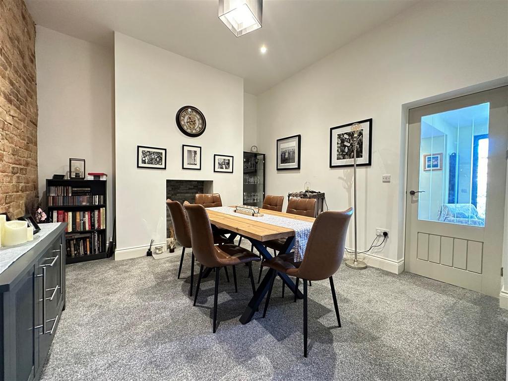 Dining room.jpg