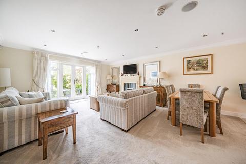 2, The Courtyard Bedwell Park, Essendon, Hatfield, AL9 6GH