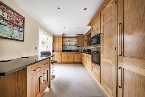 2, The Courtyard Bedwell Park, Essendon, Hatfield, AL9 6GH