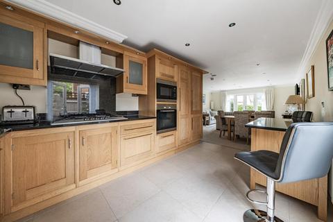 2, The Courtyard Bedwell Park, Essendon, Hatfield, AL9 6GH