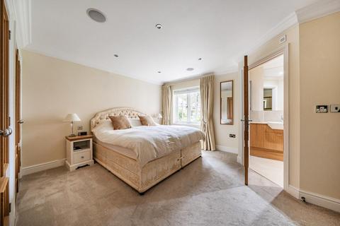 2, The Courtyard Bedwell Park, Essendon, Hatfield, AL9 6GH